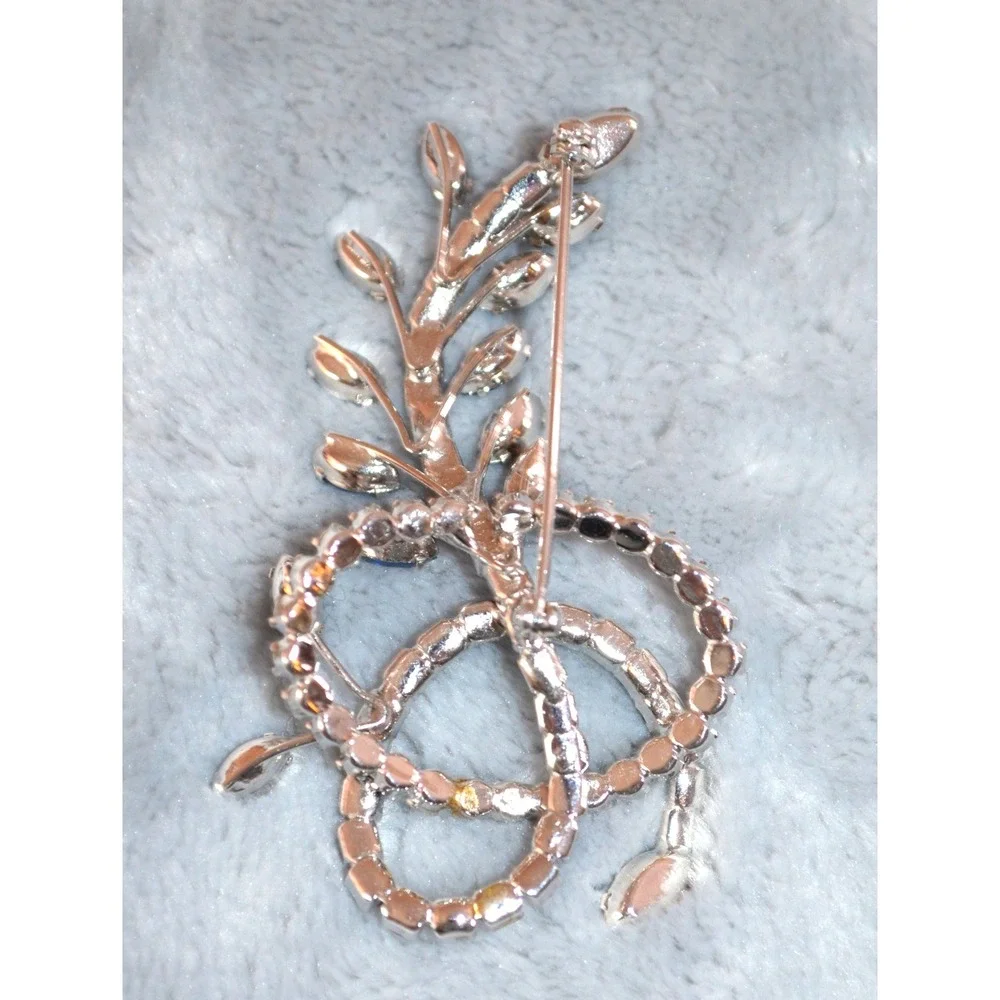 Vintage Silver Tone Floral Brooch / Pin with Blue Rhinestones 3